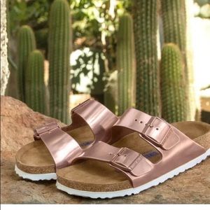 Women’s Rose Gold Birkenstocks🔥